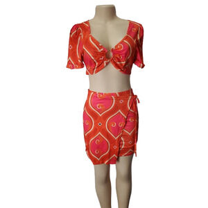 Fashionable women's two-piece orange multi top and skirt set size M